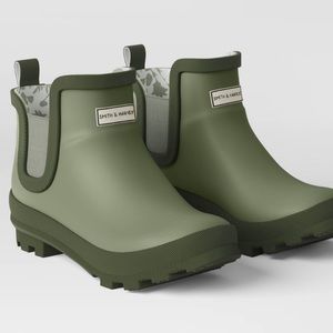 Smith & Hawken short gardening boots green